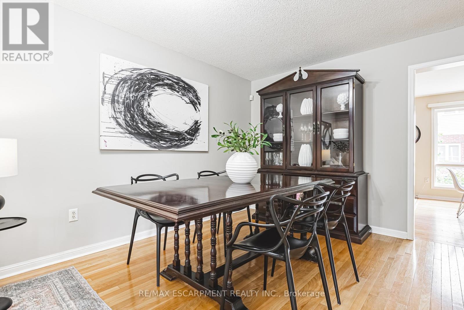 5222 Easton Road, Burlington, Ontario  L7L 6N6 - Photo 9 - W12463904