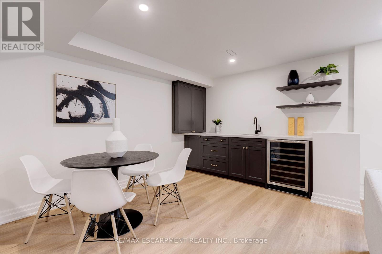 684 Peele Boulevard, Burlington, Ontario  L7R 3B9 - Photo 42 - W12463911