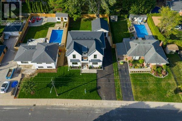 684 Peele Boulevard, Burlington, Ontario  L7R 3B9 - Photo 49 - W12463911