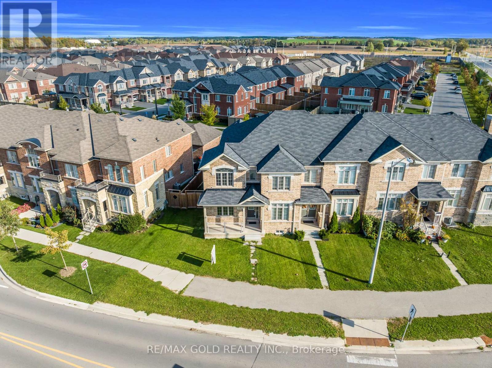 158 Etheridge Avenue, Milton, Ontario  L9E 0A5 - Photo 10 - W12463924