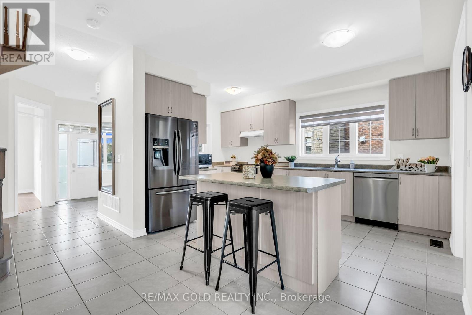 158 Etheridge Avenue, Milton, Ontario  L9E 0A5 - Photo 19 - W12463924