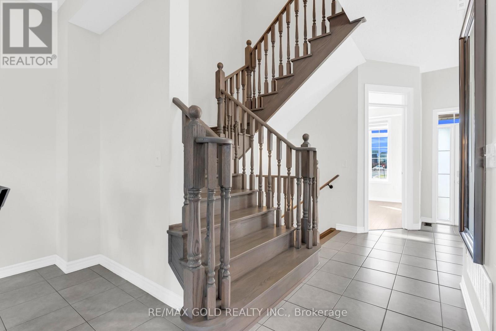 158 Etheridge Avenue, Milton, Ontario  L9E 0A5 - Photo 31 - W12463924