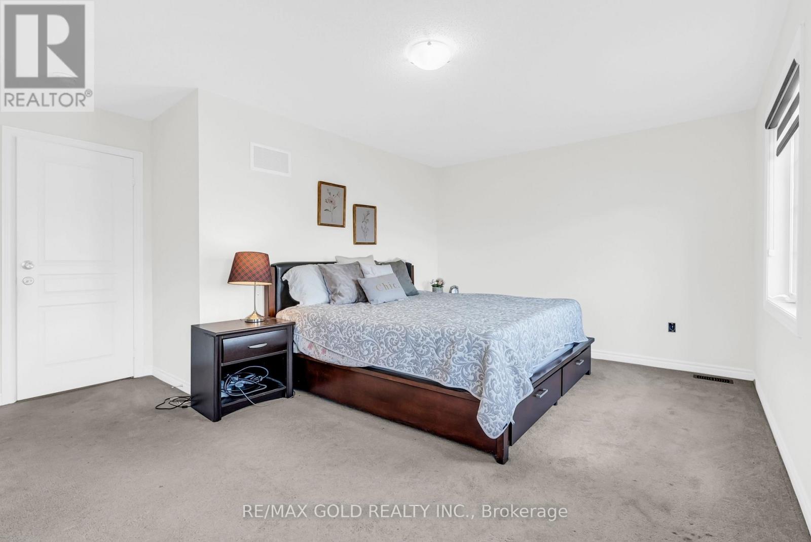 158 Etheridge Avenue, Milton, Ontario  L9E 0A5 - Photo 34 - W12463924