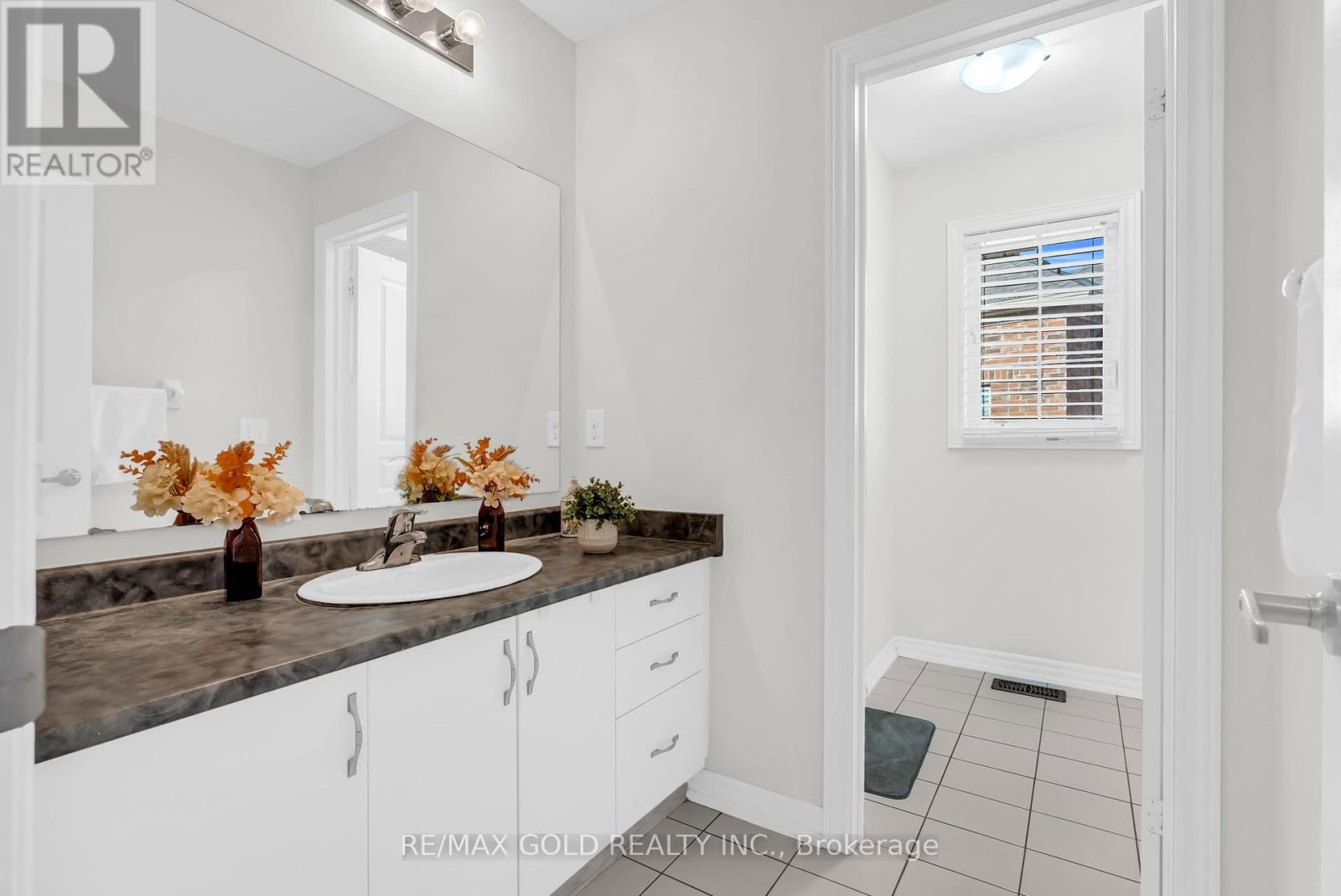 158 Etheridge Avenue, Milton, Ontario  L9E 0A5 - Photo 42 - W12463924