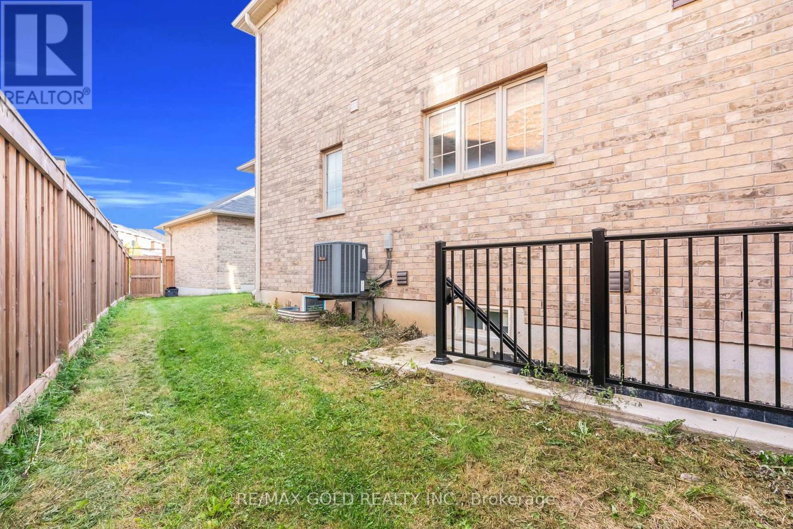 158 Etheridge Avenue, Milton, Ontario  L9E 0A5 - Photo 47 - W12463924