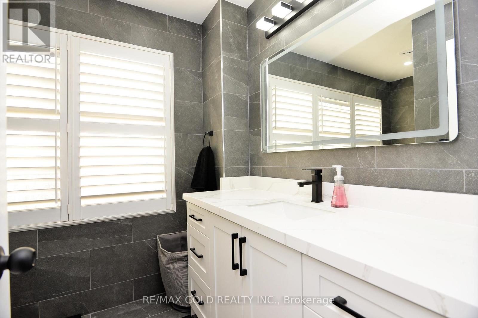 1 Blaketon Court, Brampton, Ontario  L6P 1G4 - Photo 35 - W12463925
