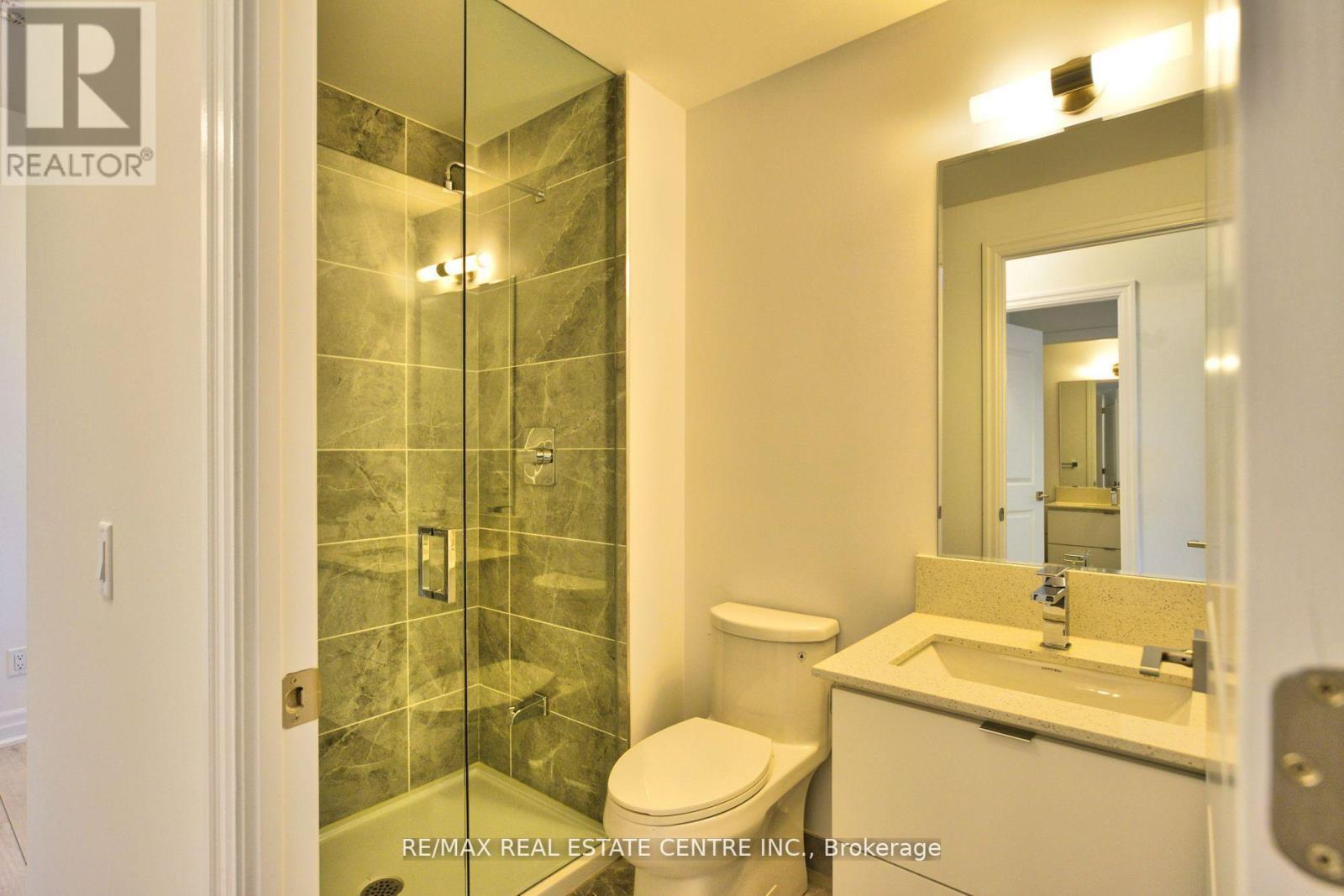 208 - 30 Elm Drive W, Mississauga, Ontario  L5B 0N6 - Photo 10 - W12463937