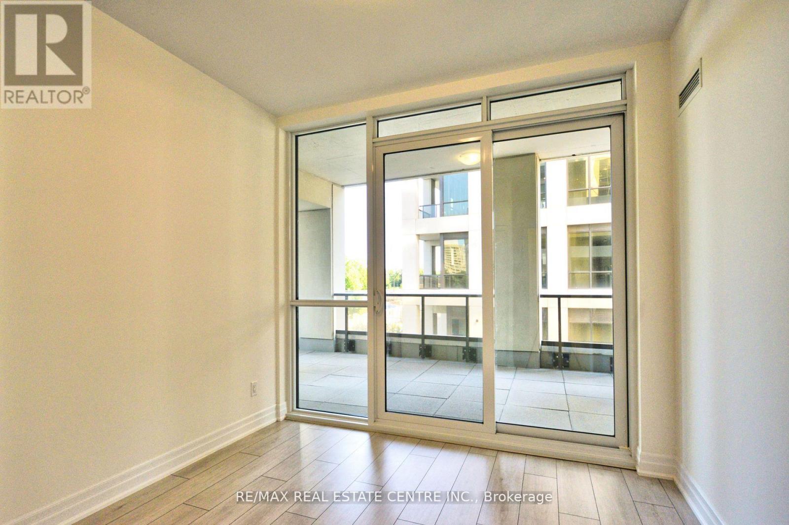 208 - 30 Elm Drive W, Mississauga, Ontario  L5B 0N6 - Photo 11 - W12463937