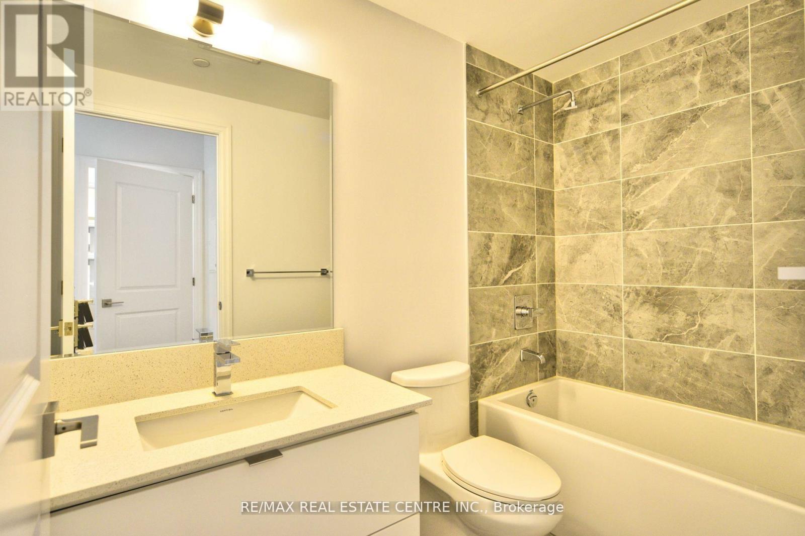 208 - 30 Elm Drive W, Mississauga, Ontario  L5B 0N6 - Photo 14 - W12463937