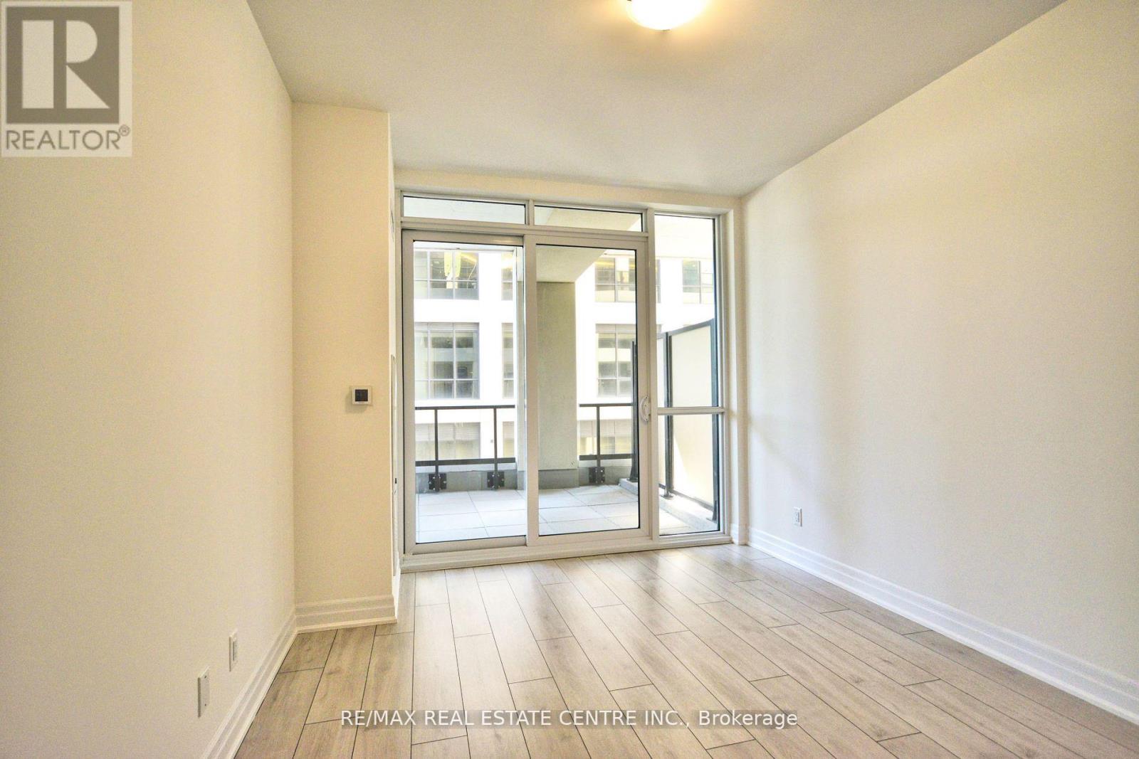 208 - 30 Elm Drive W, Mississauga, Ontario  L5B 0N6 - Photo 15 - W12463937