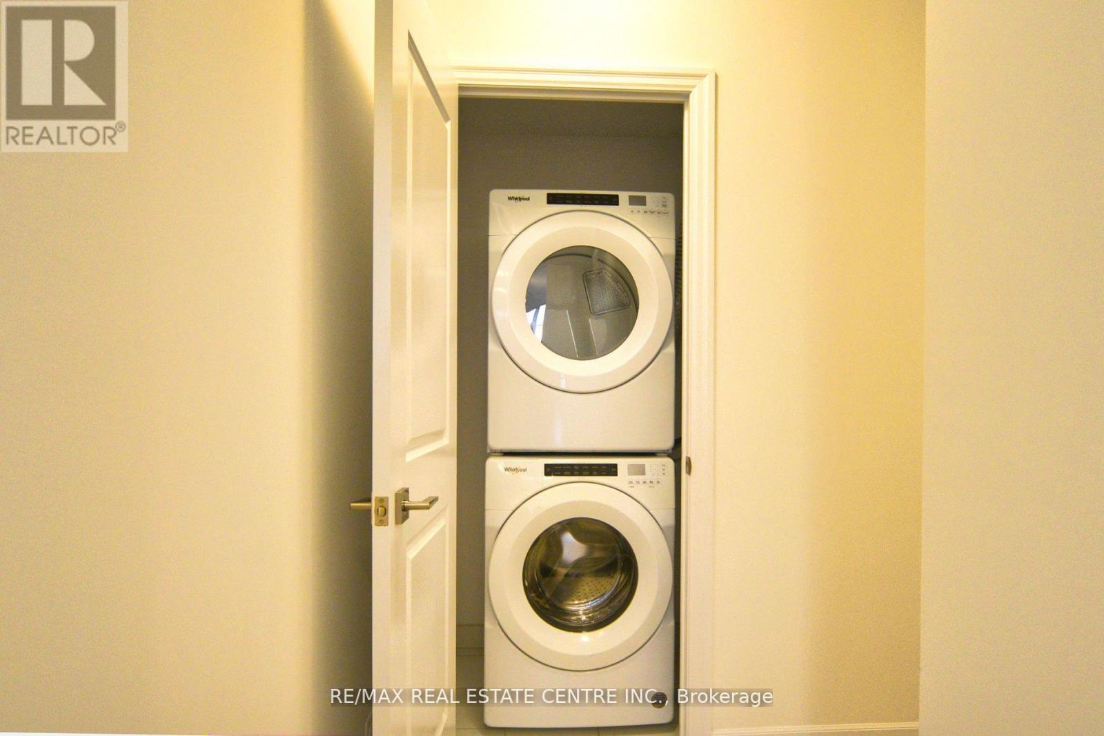 208 - 30 Elm Drive W, Mississauga, Ontario  L5B 0N6 - Photo 16 - W12463937