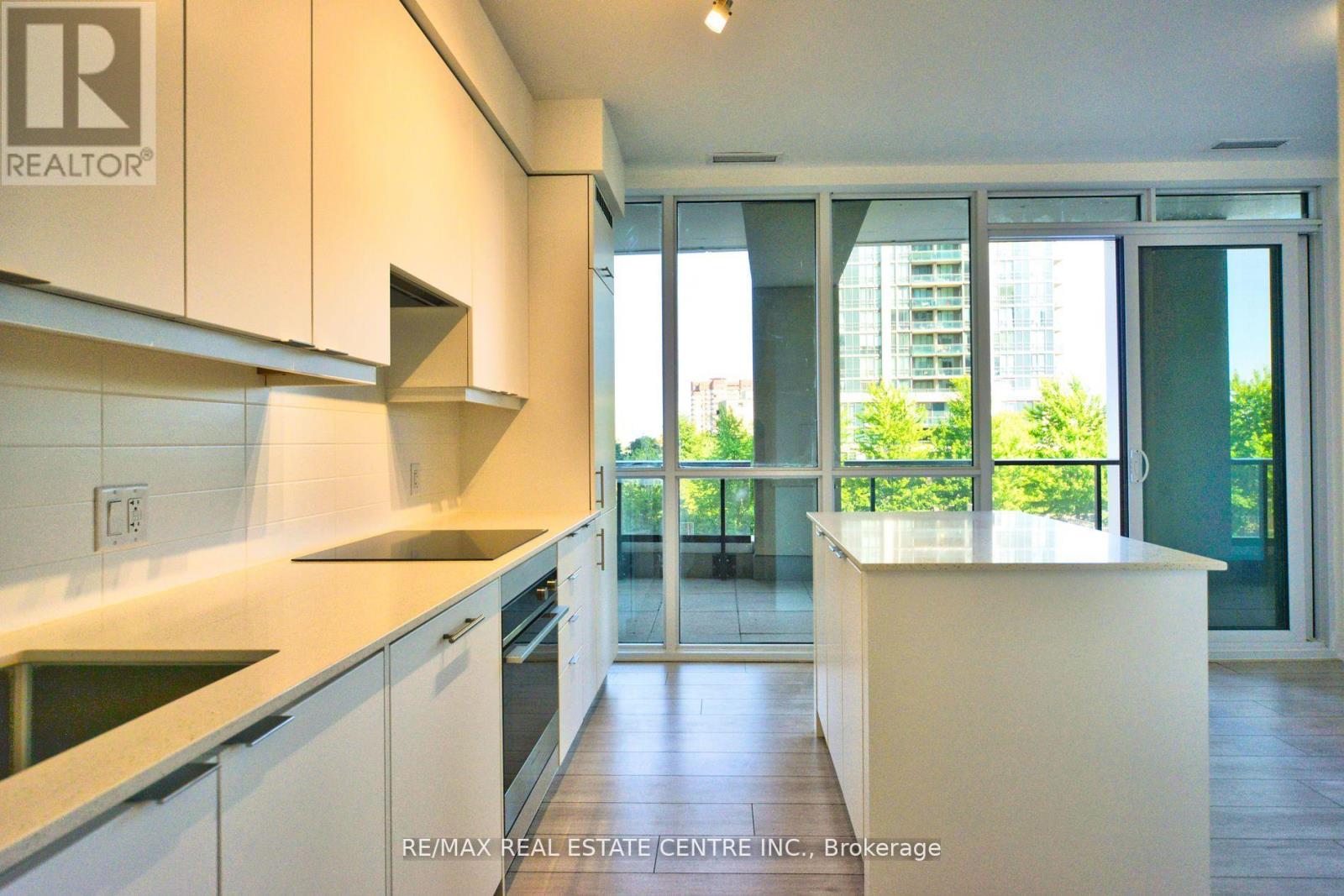 208 - 30 Elm Drive W, Mississauga, Ontario  L5B 0N6 - Photo 19 - W12463937