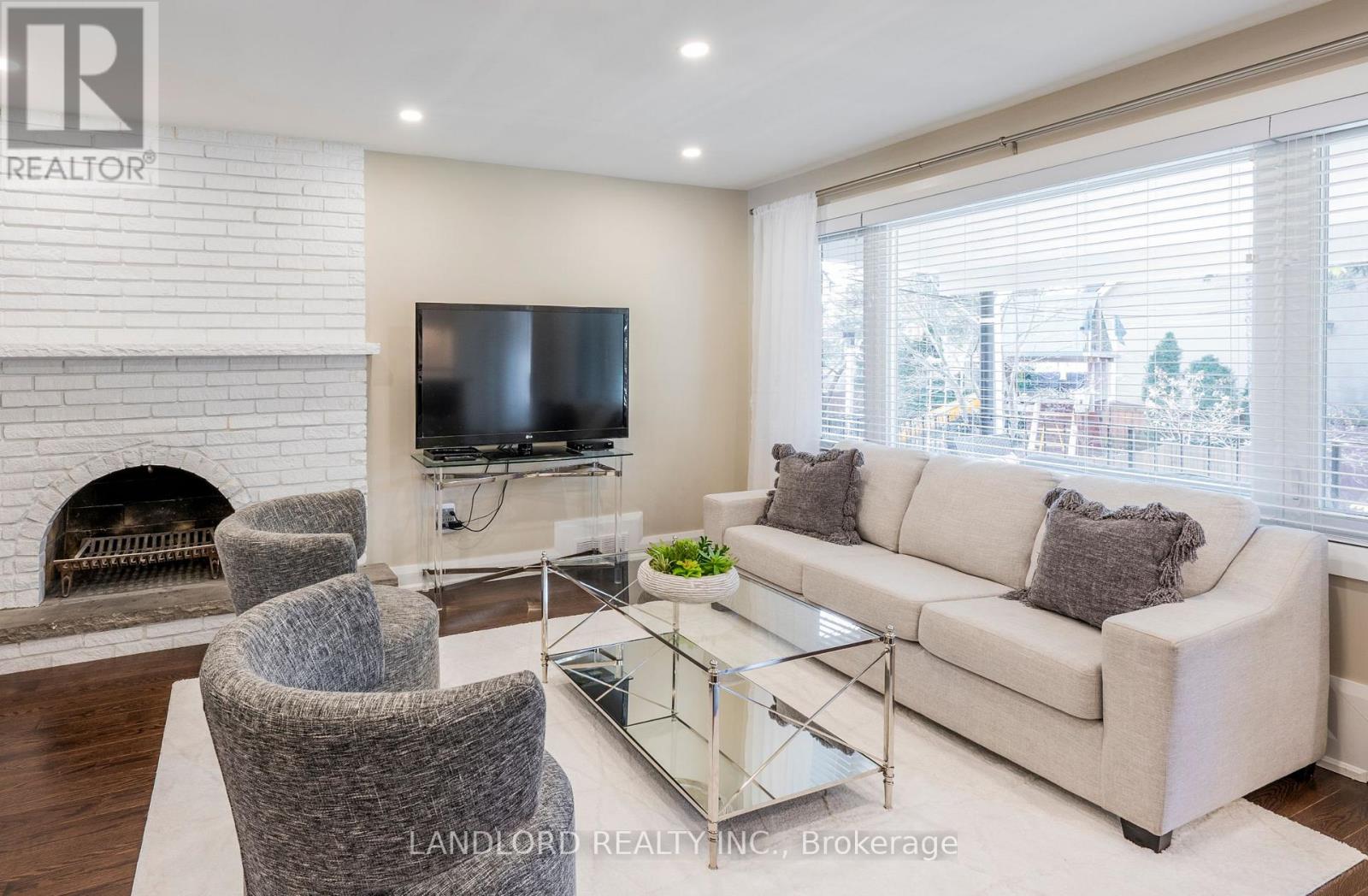 53 Wilgar Road, Toronto, Ontario  M8X 1J8 - Photo 12 - W12463979