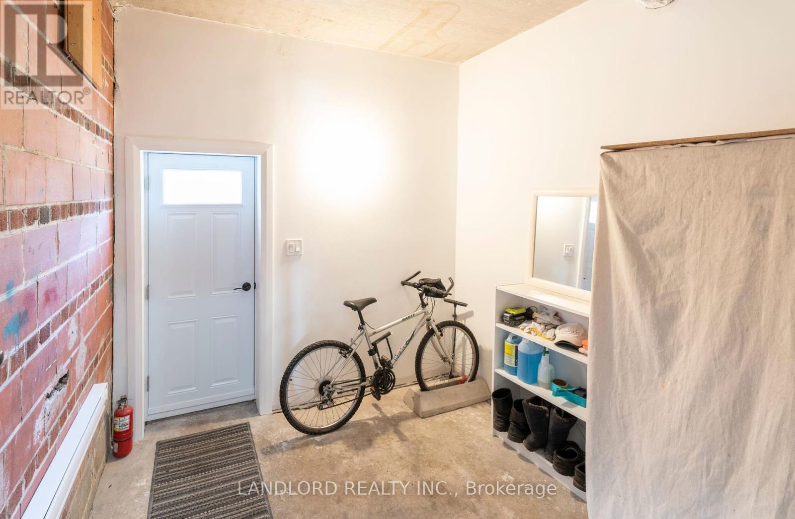 53 Wilgar Road, Toronto, Ontario  M8X 1J8 - Photo 24 - W12463979
