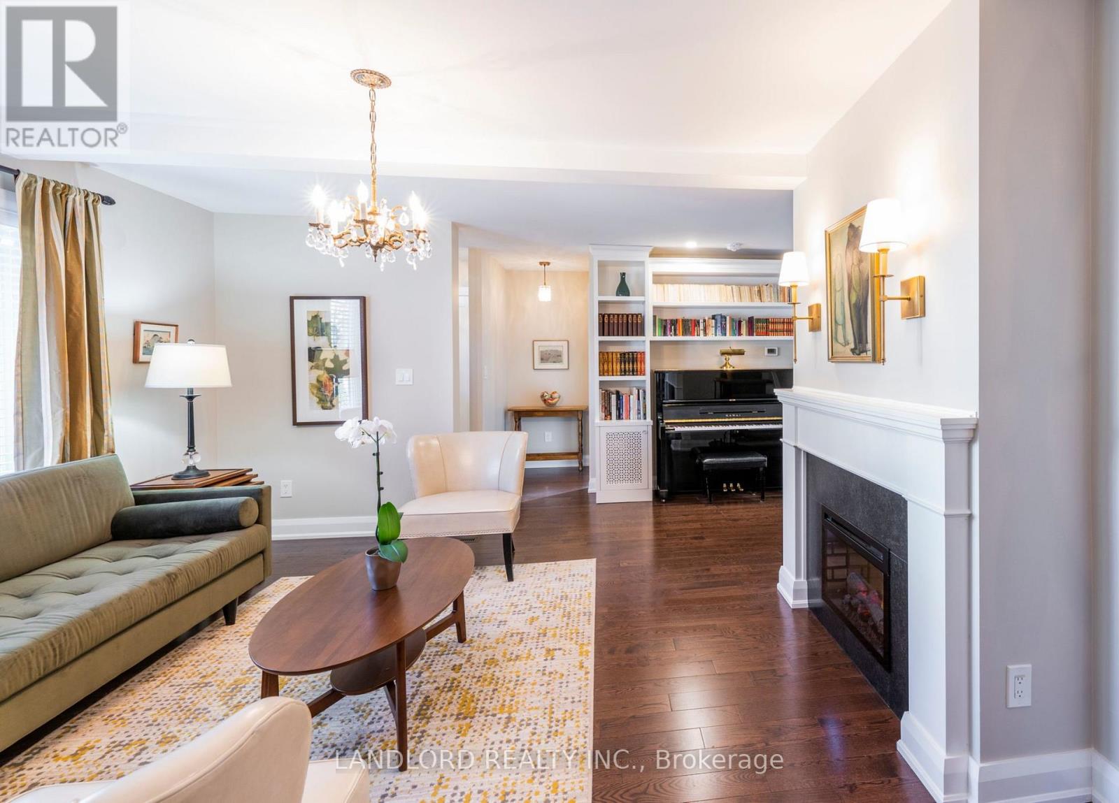 53 Wilgar Road, Toronto, Ontario  M8X 1J8 - Photo 4 - W12463979