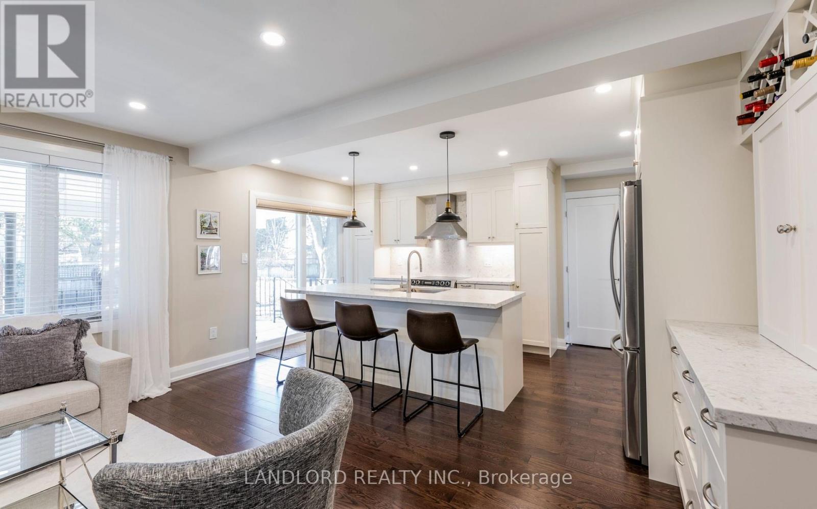 53 Wilgar Road, Toronto, Ontario  M8X 1J8 - Photo 9 - W12463979