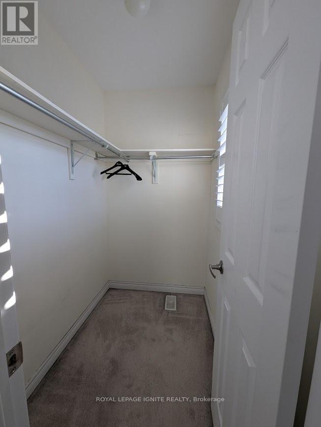 8 Wimbledon Court, Whitby, Ontario  L1P 0B7 - Photo 7 - E12463997