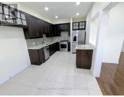 8 WIMBLEDON COURT, Whitby, Ontario