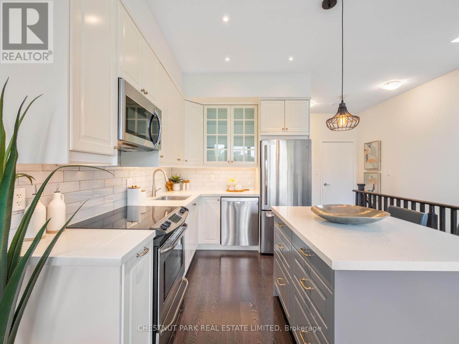 3 - 46 Boston Avenue, Toronto, Ontario  M4M 2T9 - Photo 11 - E12464056
