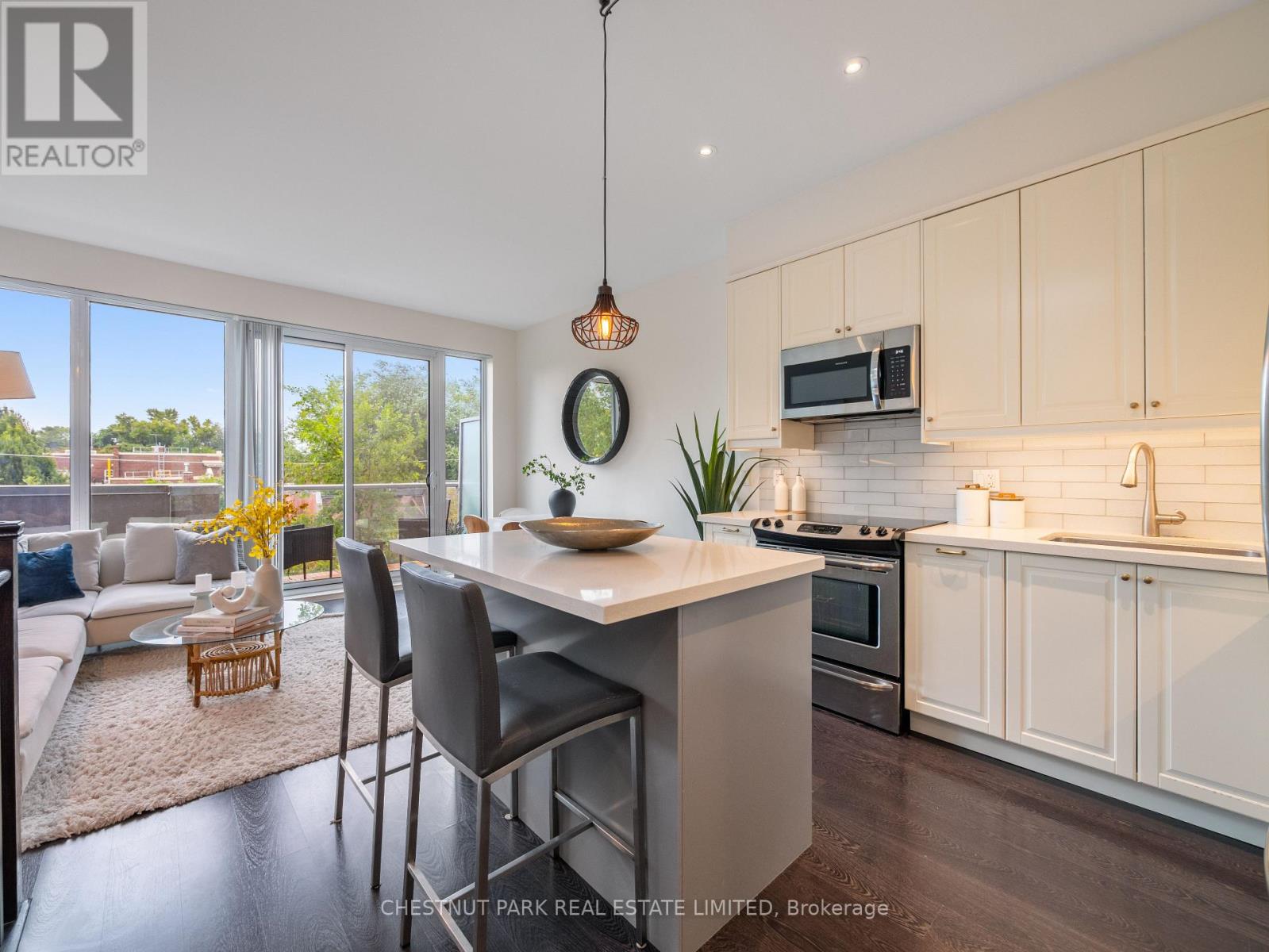 3 - 46 Boston Avenue, Toronto, Ontario  M4M 2T9 - Photo 4 - E12464056
