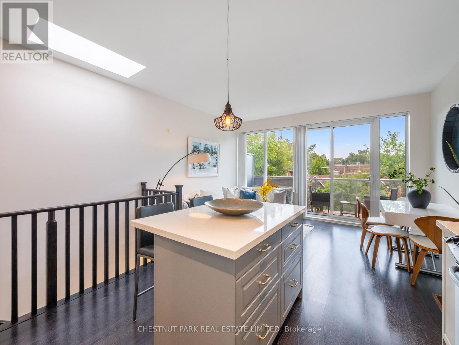 3 - 46 Boston Avenue, Toronto, Ontario  M4M 2T9 - Photo 6 - E12464056