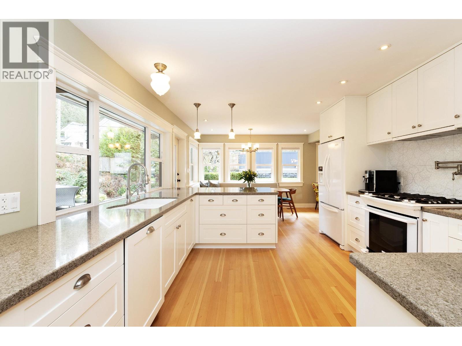 2209 St. George Street, Port Moody, British Columbia  V3H 2G1 - Photo 14 - R3058599