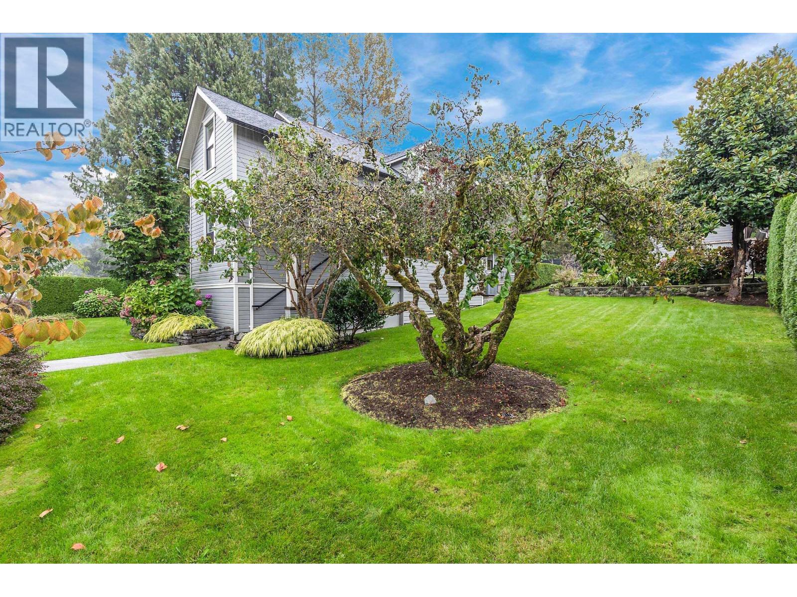 2209 St. George Street, Port Moody, British Columbia  V3H 2G1 - Photo 2 - R3058599
