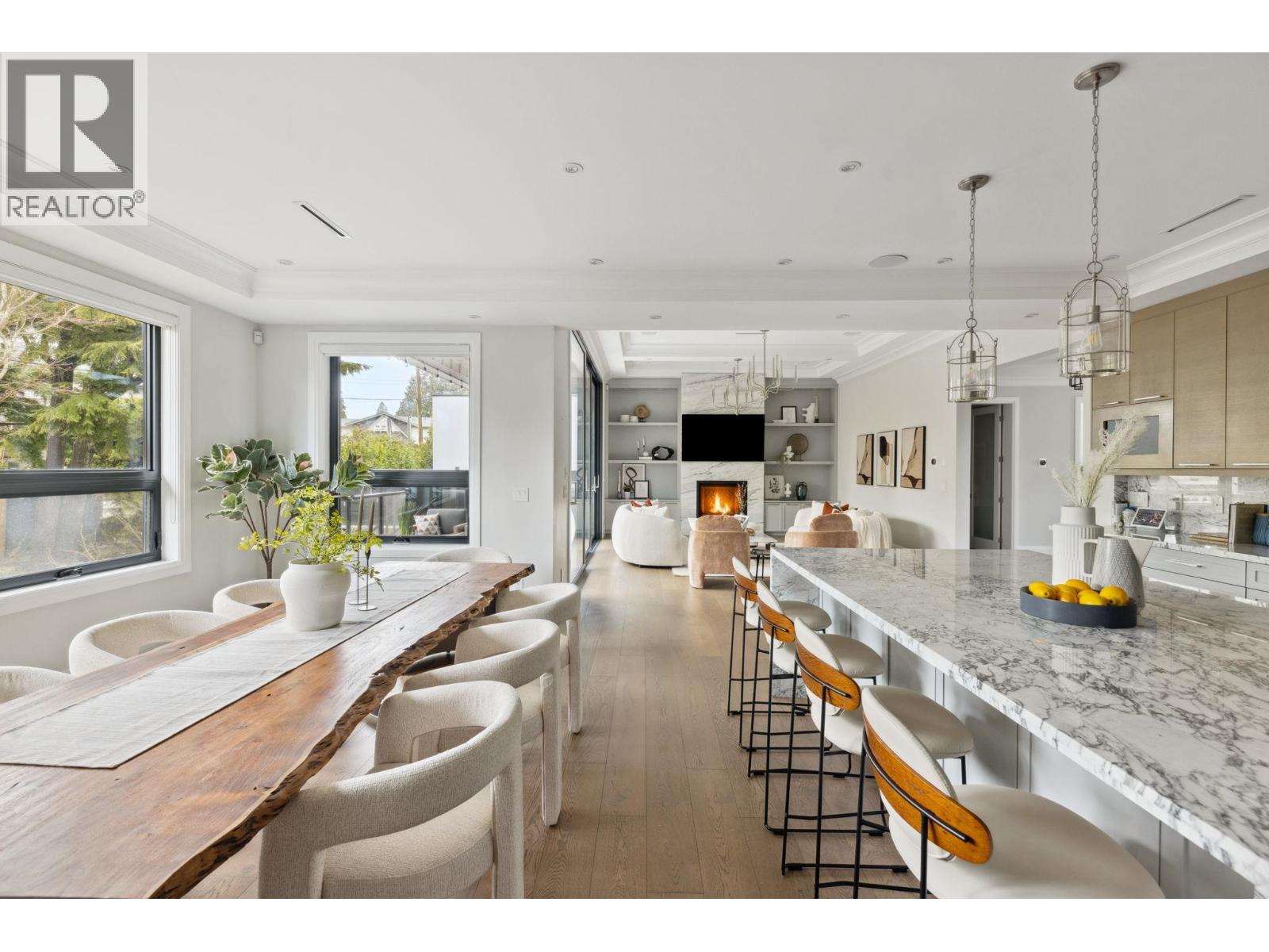 939 Forest Hills Drive, North Vancouver, British Columbia V7R 1M9 - Photo 15 - R3058805