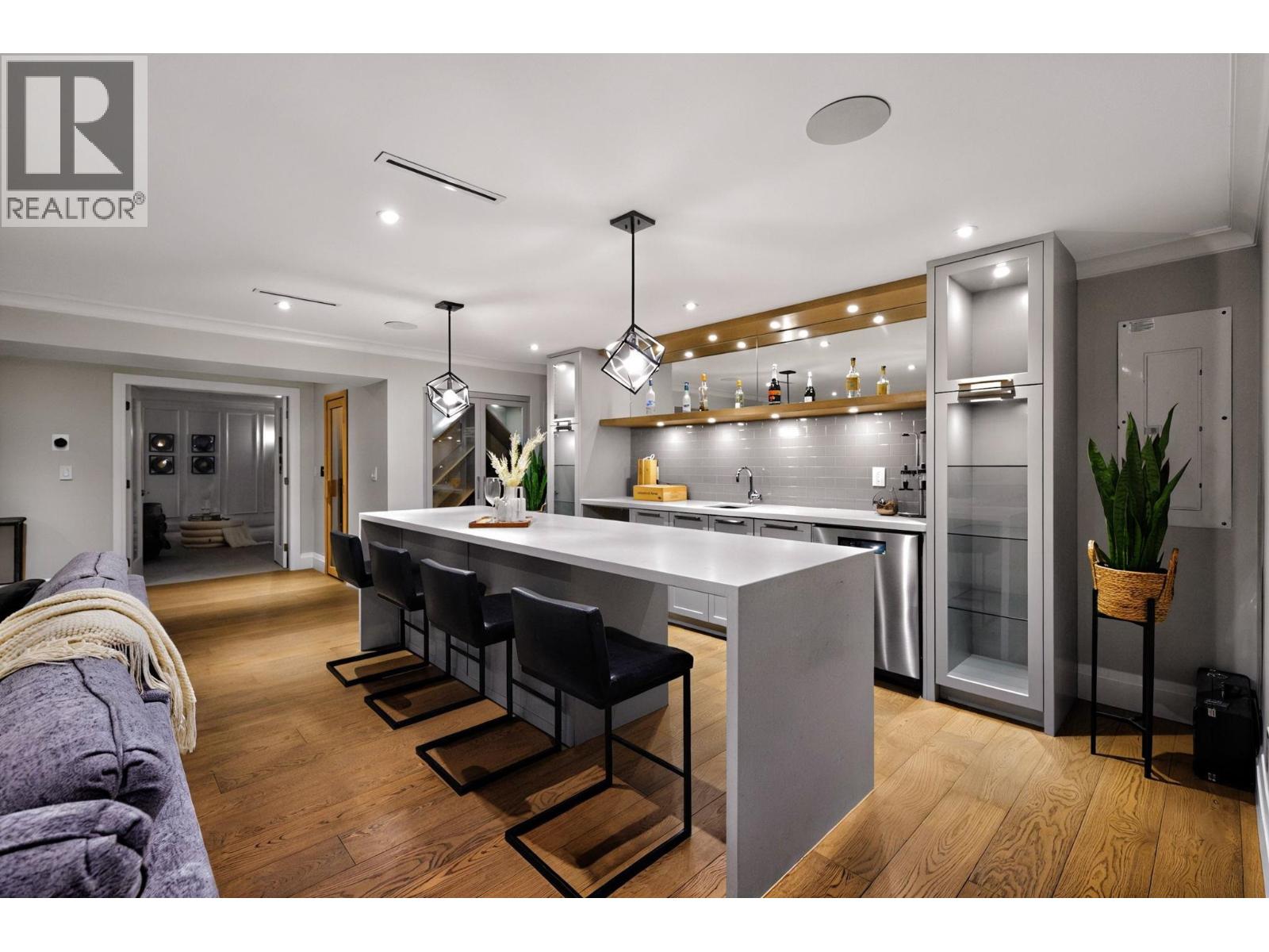 939 Forest Hills Drive, North Vancouver, British Columbia V7R 1M9 - Photo 36 - R3058805