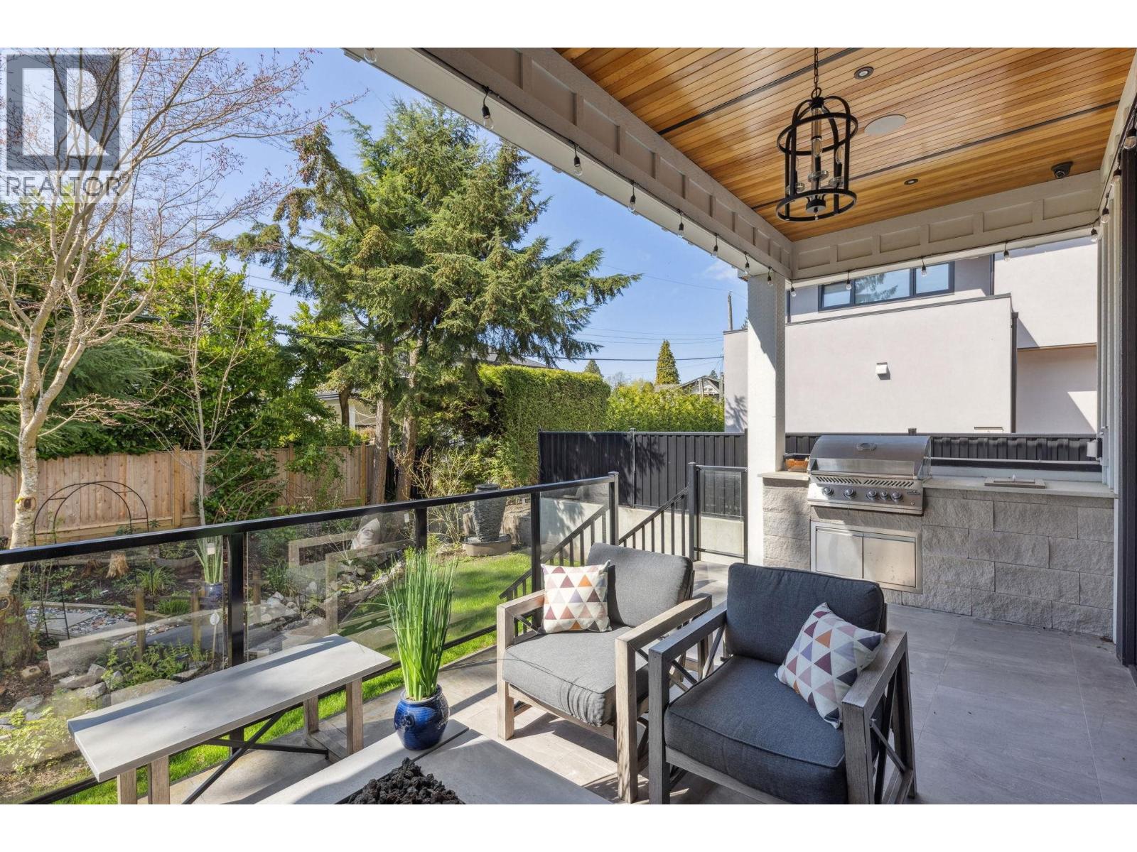 939 Forest Hills Drive, North Vancouver, British Columbia V7R 1M9 - Photo 18 - R3058805