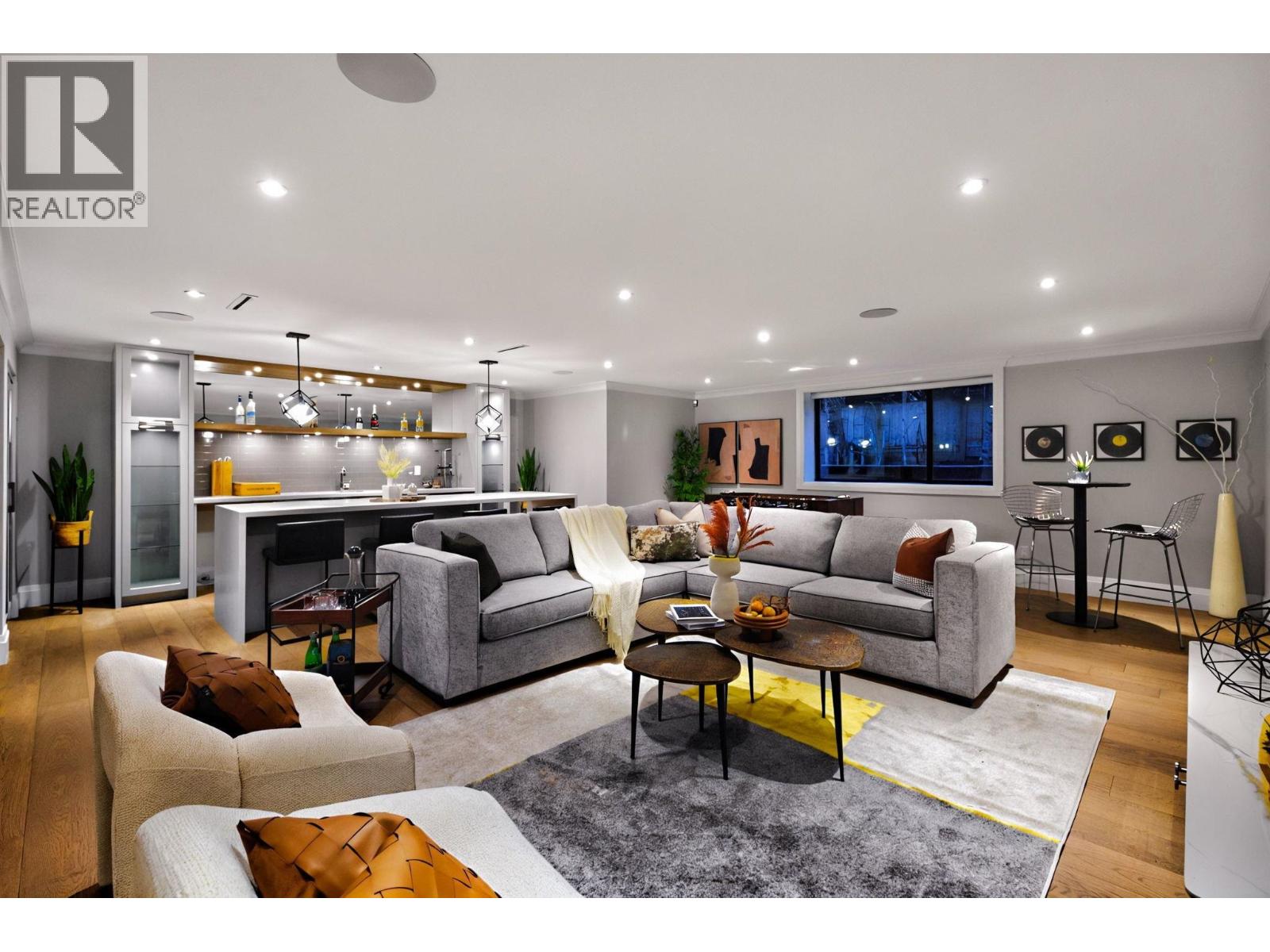 939 Forest Hills Drive, North Vancouver, British Columbia V7R 1M9 - Photo 37 - R3058805