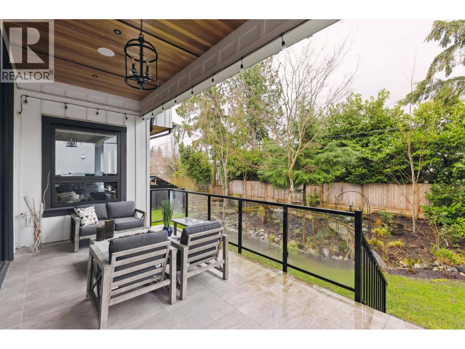 939 Forest Hills Drive, North Vancouver, British Columbia V7R 1M9 - Photo 20 - R3058805