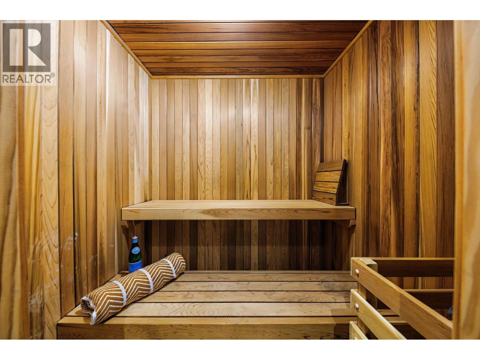 939 Forest Hills Drive, North Vancouver, British Columbia V7R 1M9 - Photo 33 - R3058805