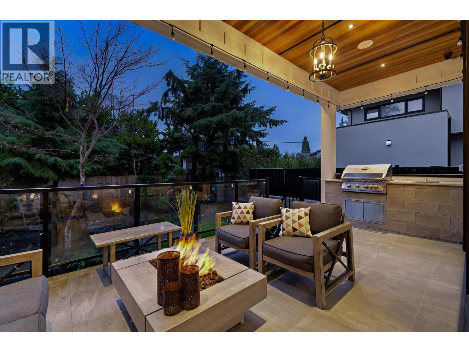 939 Forest Hills Drive, North Vancouver, British Columbia V7R 1M9 - Photo 39 - R3058805