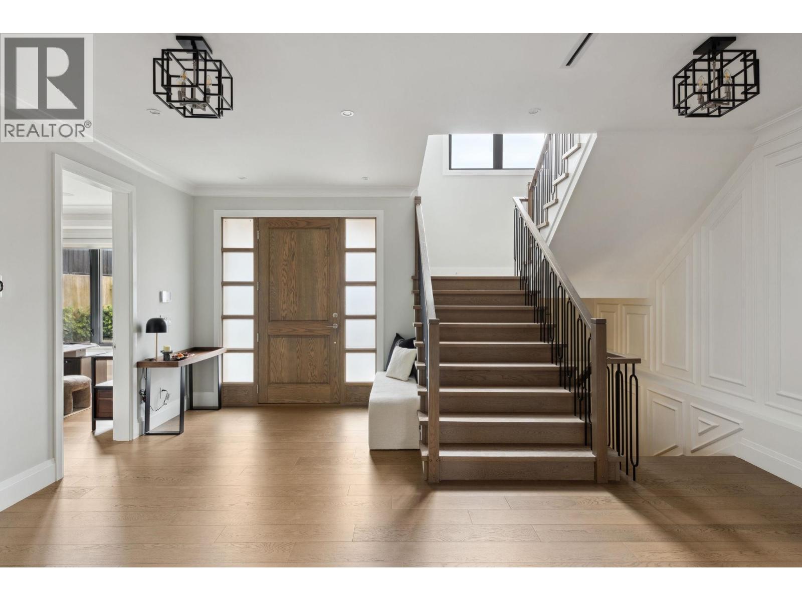 939 Forest Hills Drive, North Vancouver, British Columbia V7R 1M9 - Photo 23 - R3058805