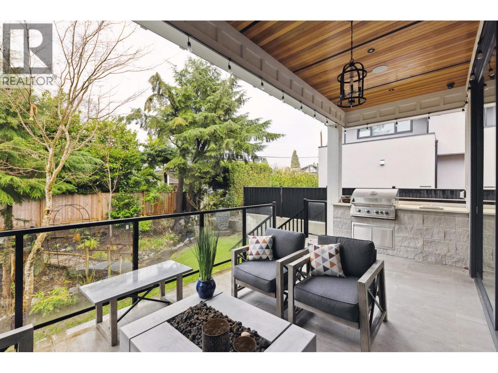 939 Forest Hills Drive, North Vancouver, British Columbia V7R 1M9 - Photo 19 - R3058805