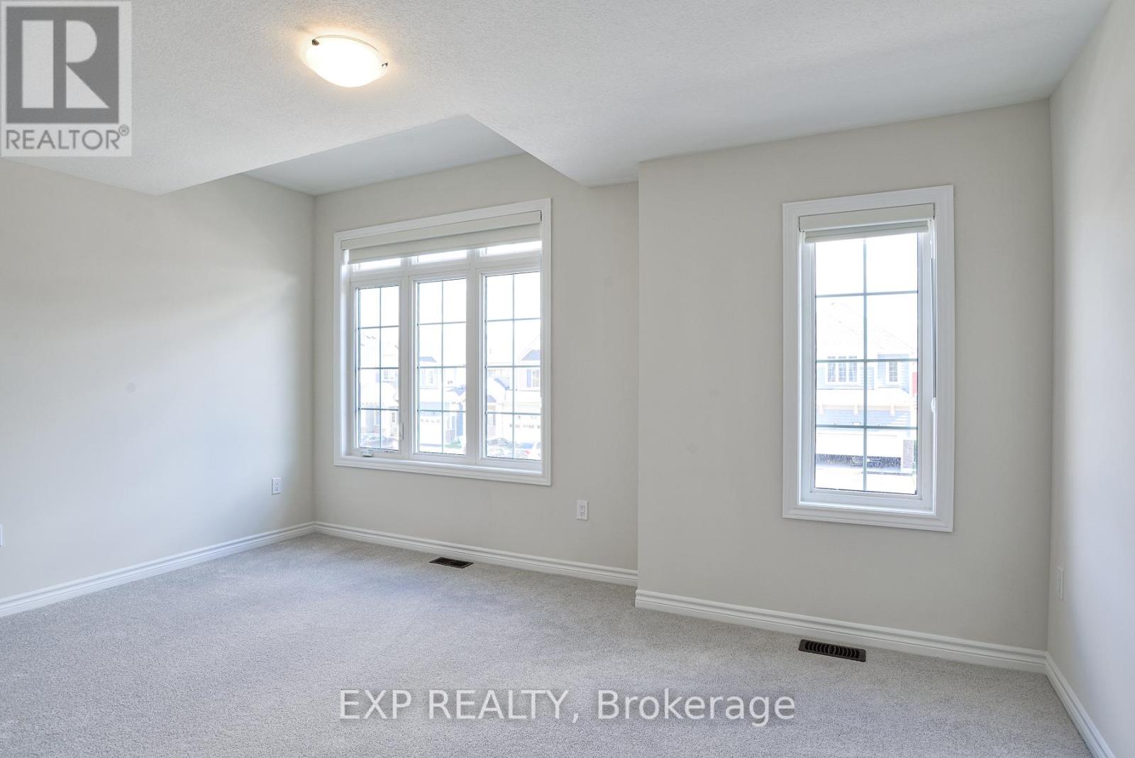 185 Beechwood Forest Lane, Gravenhurst, Ontario  P1P 0H8 - Photo 12 - X12457292