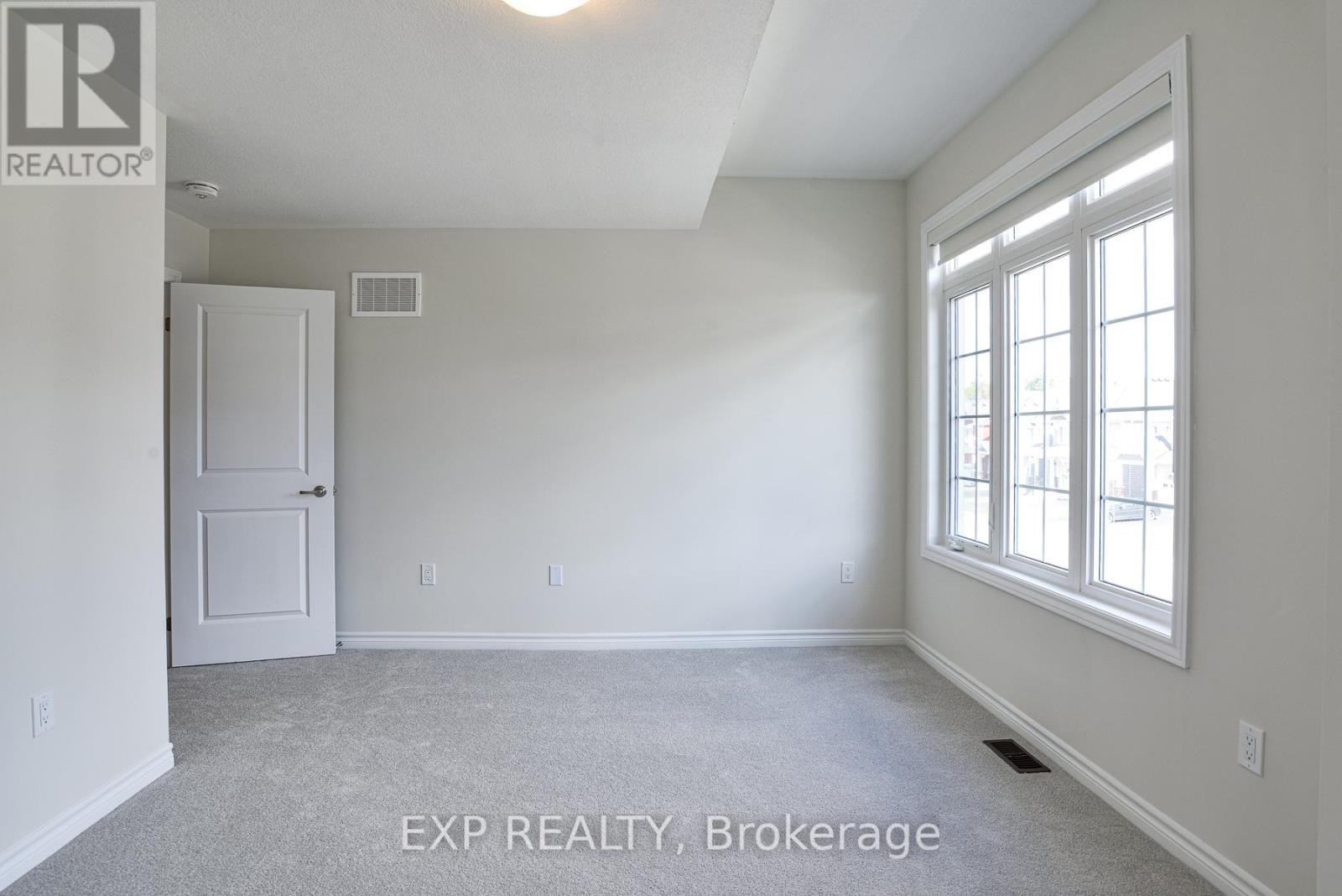 185 Beechwood Forest Lane, Gravenhurst, Ontario  P1P 0H8 - Photo 13 - X12457292
