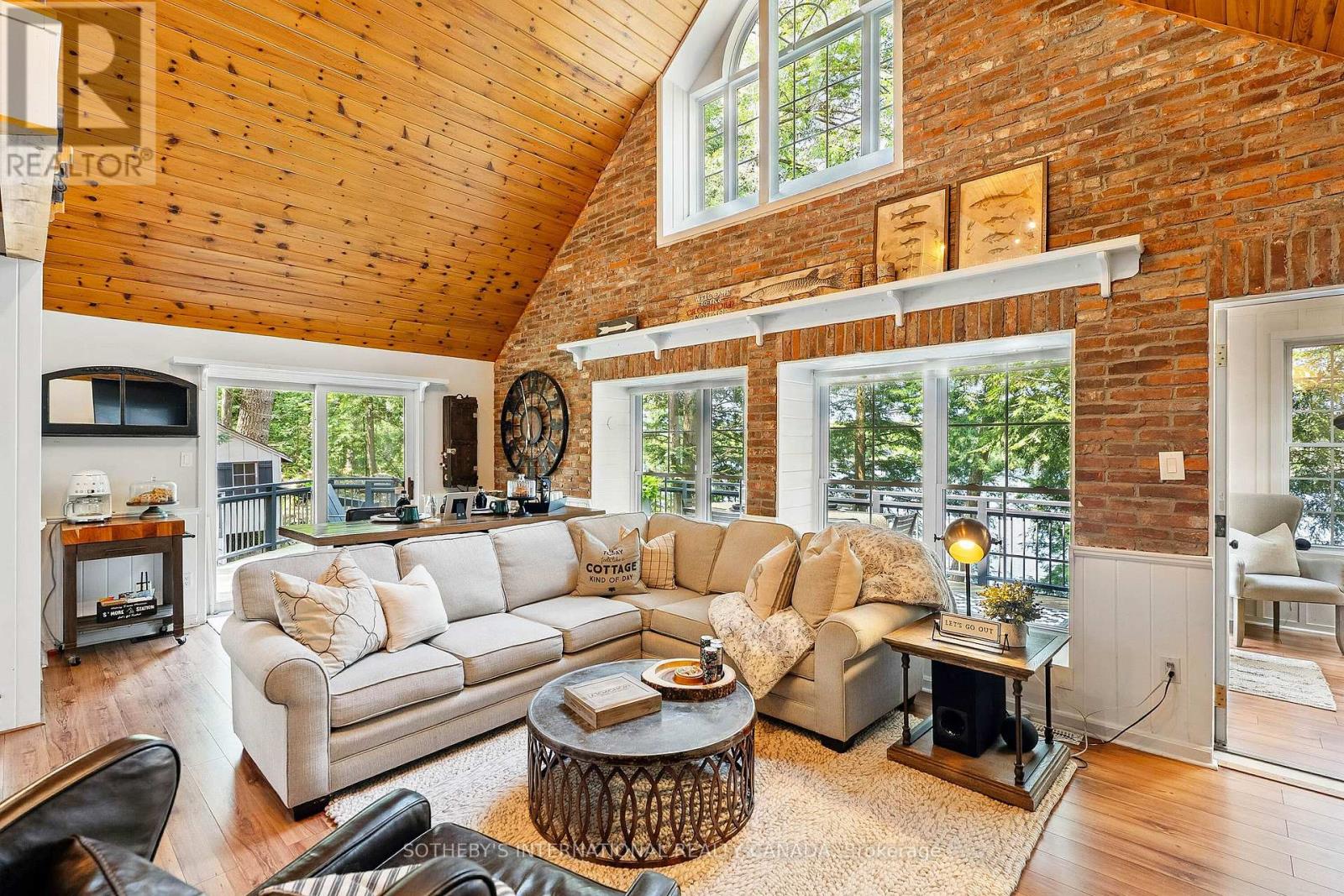 1050 Cobble Rose Lane, Minden Hills, Ontario  K0M 2L1 - Photo 10 - X12463906