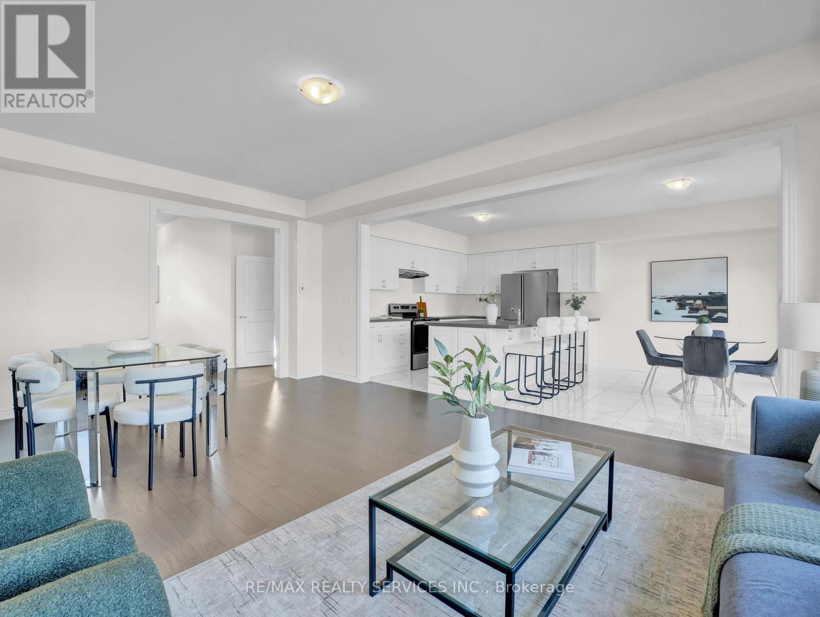 28 Ford Street, Brant, Ontario  N0E 1N0 - Photo 6 - X12463910
