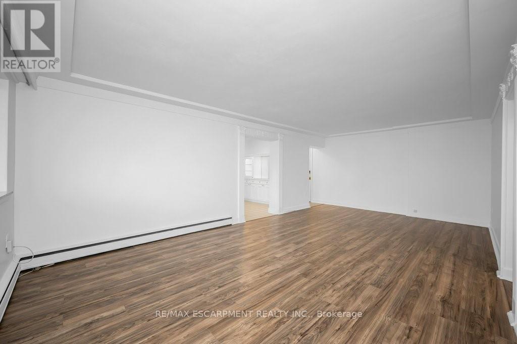 201 - 9 Grant Boulevard, Hamilton, Ontario  L9H 4L5 - Photo 10 - X12463916