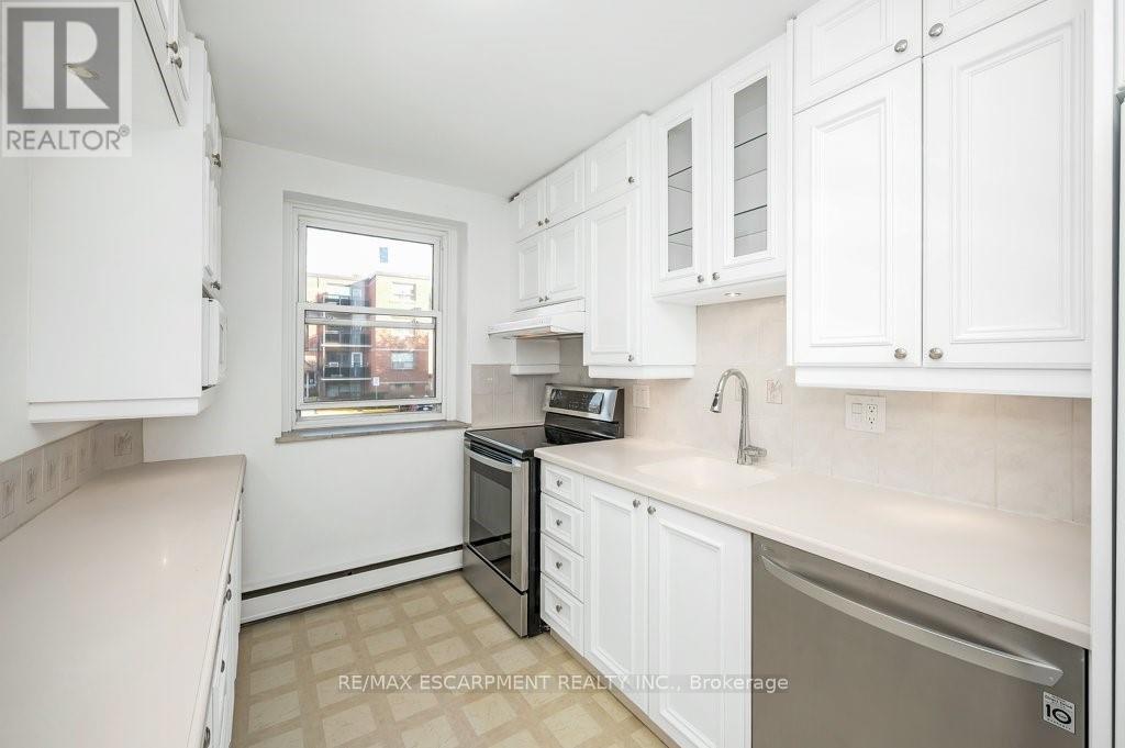 201 - 9 Grant Boulevard, Hamilton, Ontario  L9H 4L5 - Photo 12 - X12463916