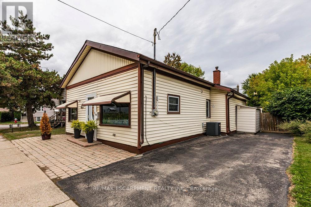 4671 Ferguson Street, Niagara Falls, Ontario  L2E 2Z3 - Photo 1 - X12463945