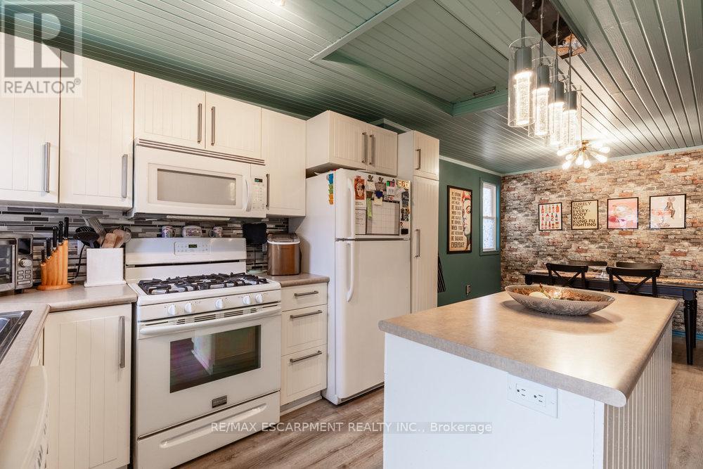 4671 Ferguson Street, Niagara Falls, Ontario  L2E 2Z3 - Photo 6 - X12463945