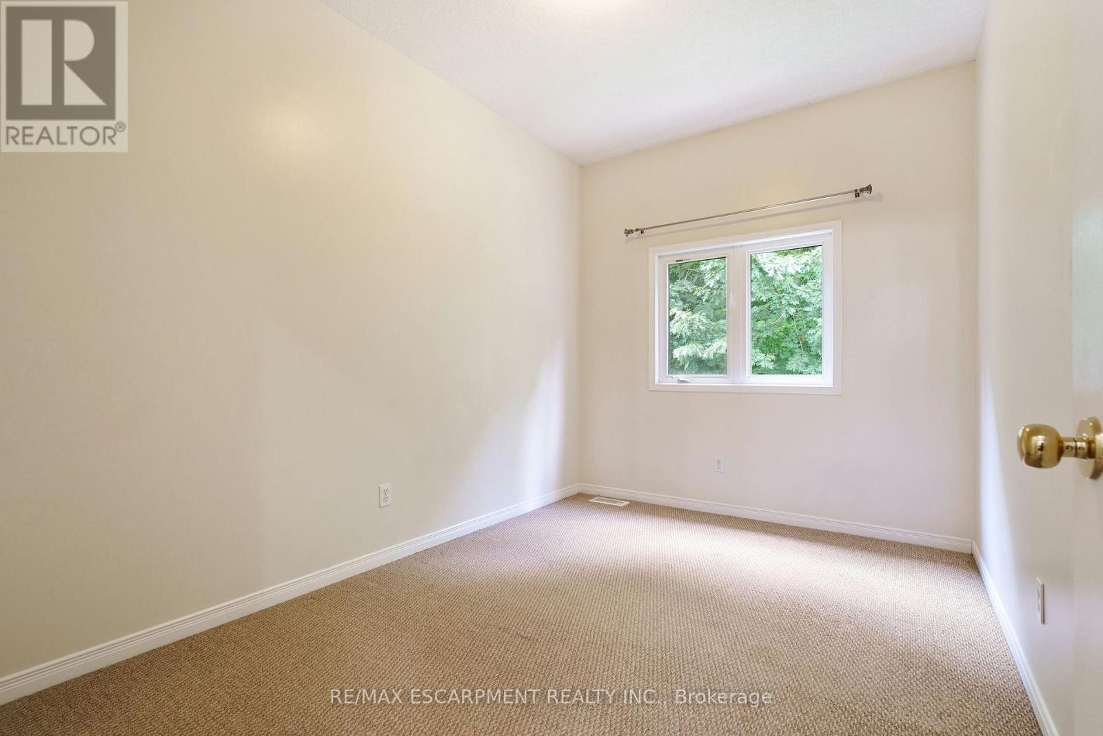 P87 - 175 David Bergey Drive, Kitchener, Ontario  N2E 4H8 - Photo 22 - X12463964