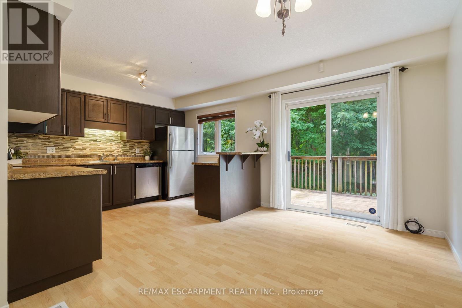 P87 - 175 David Bergey Drive, Kitchener, Ontario  N2E 4H8 - Photo 6 - X12463964