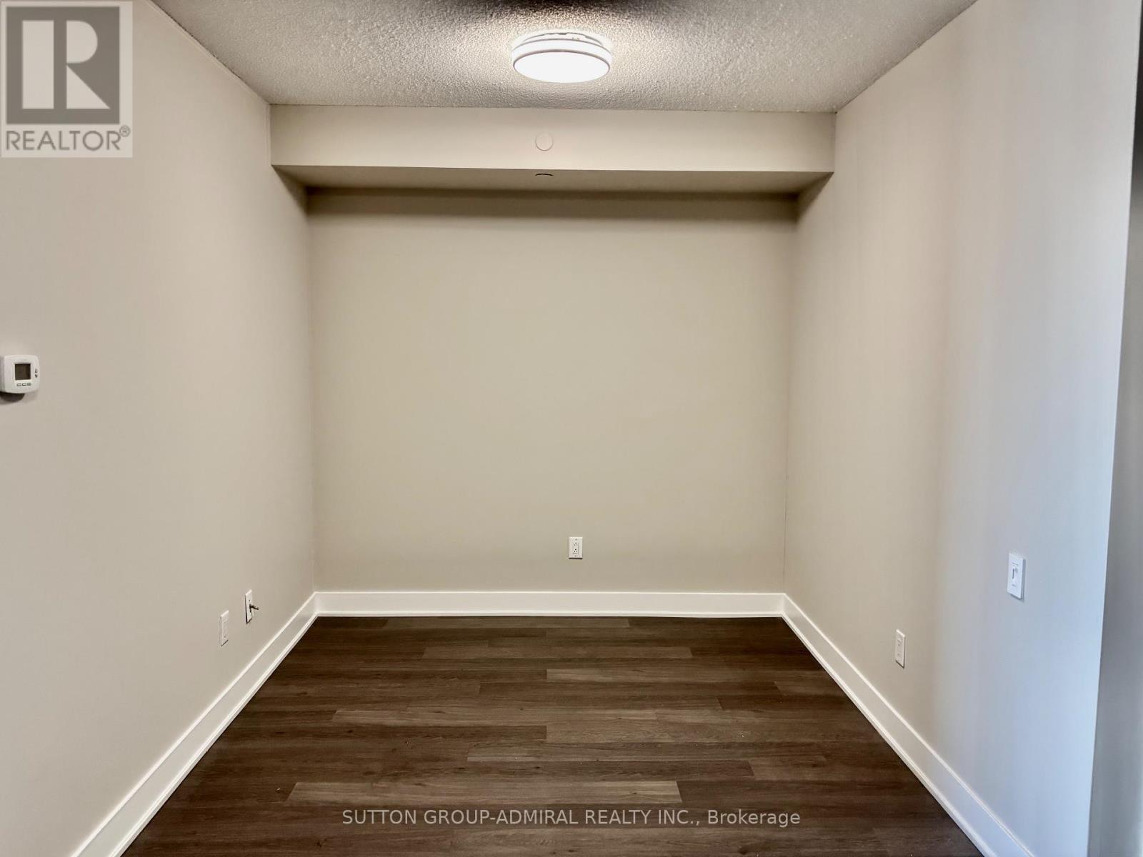 604 - 7608 Yonge Street, Vaughan, Ontario  L4J 0J5 - Photo 2 - N12464022