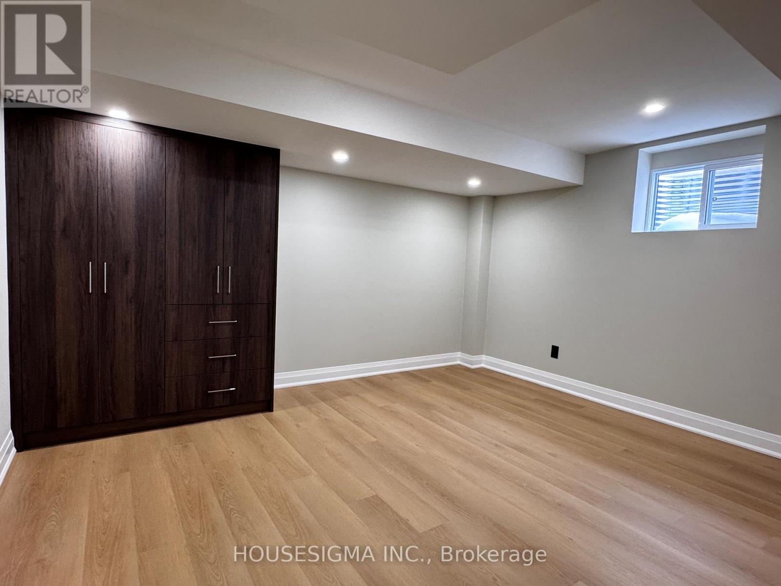 B2 - 9 Delevan Court, Richmond Hill, Ontario  L4B 3W8 - Photo 6 - N12464023