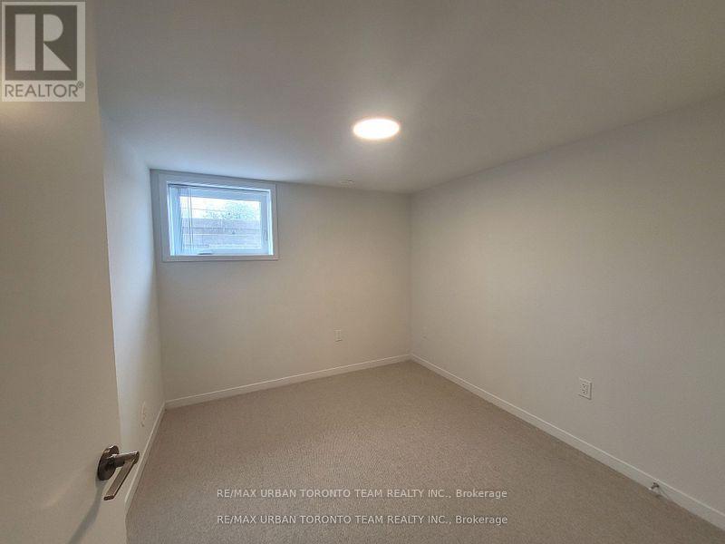 324 - 130 Honeycrisp Crescent, Vaughan, Ontario  L4K 0N6 - Photo 15 - N12464033