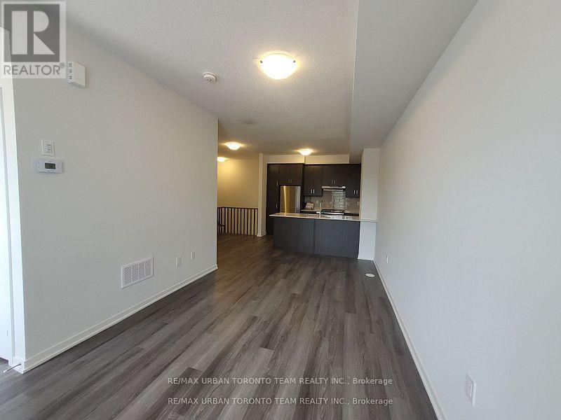 324 - 130 Honeycrisp Crescent, Vaughan, Ontario  L4K 0N6 - Photo 3 - N12464033
